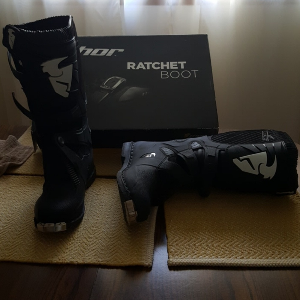 Thor ratchet boots.